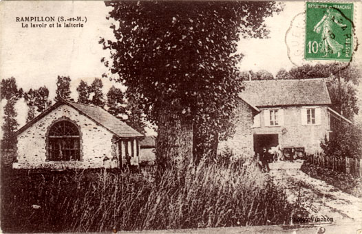 carte postale ancienne de la laiterie de Rampillon